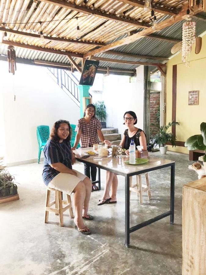 A-Manta Homestay Labuan Bajo Exterior photo